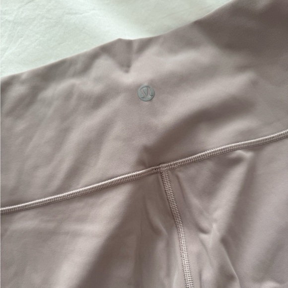 Lululemon size 6 violet verbena leggings - Picture 3 of 3